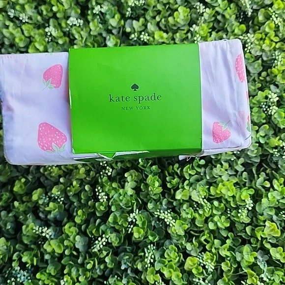 Kate Spade Green Strawberry Queen Sheet Set 100% Cotton Percale New - Picture 7 of 10